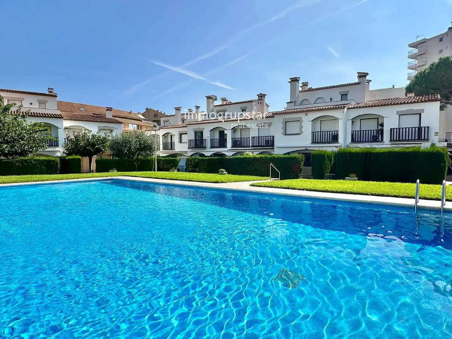 Vista exterior de Casa adosada en venta en Torre Valentina - Mas Vilar de La Mutxada - Treumal