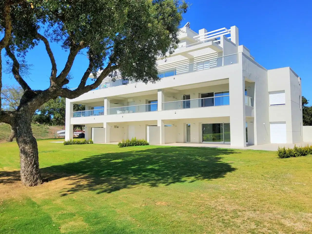 Vista exterior de Apartamento en venta en Sotogrande con Aire acondicionado, Terraza y Amueblado