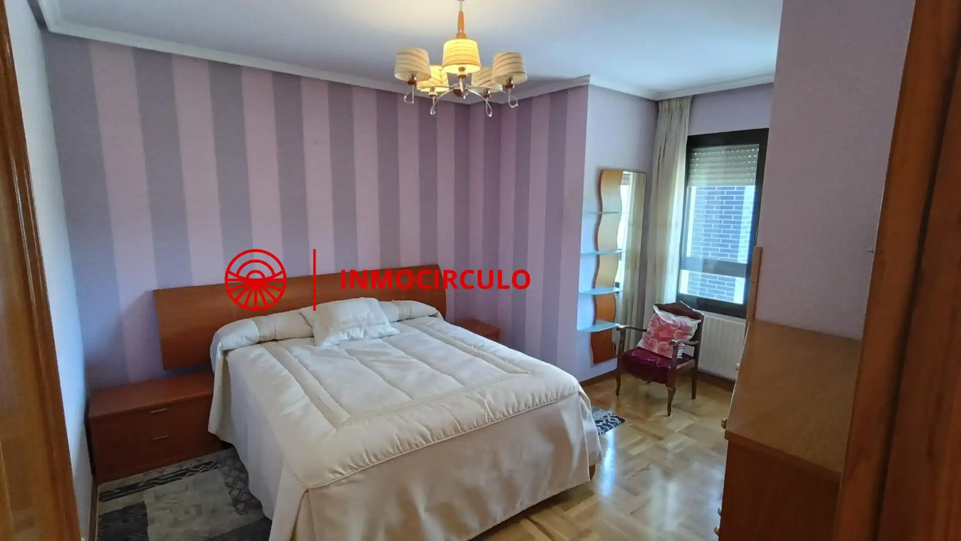 Dormitori de Apartament en venda en Burgos amb Calefacció i Traster