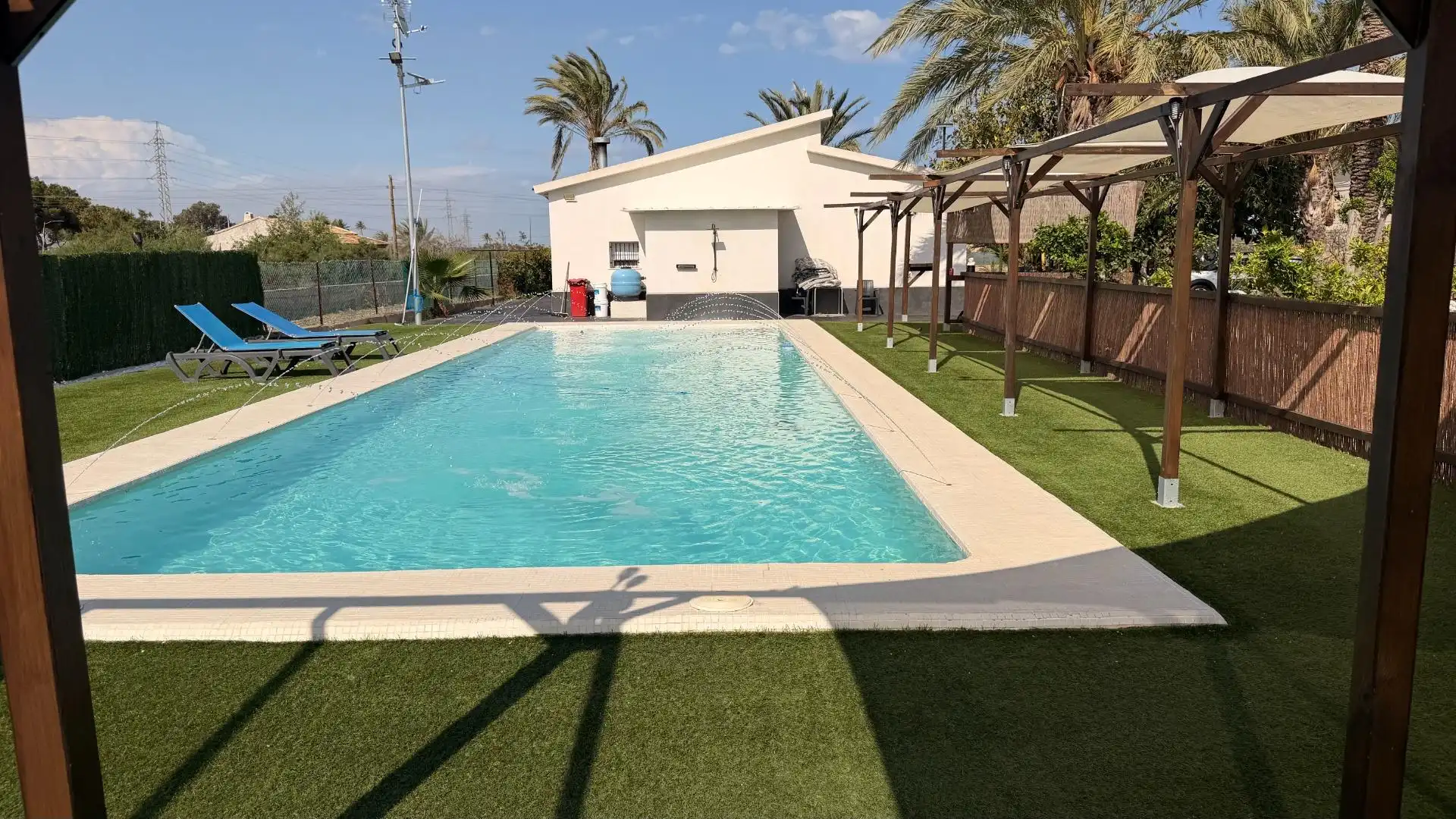 Schwimmbecken von Haus oder Chalet zum Verkauf in Elche / Elx mit Klimaanlage, Heizung und Privatgarten