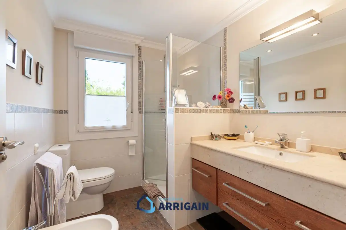 Baño de Dúplex en venta en Donostia - San Sebastián  con Calefacción, Jardín privado y Terraza
