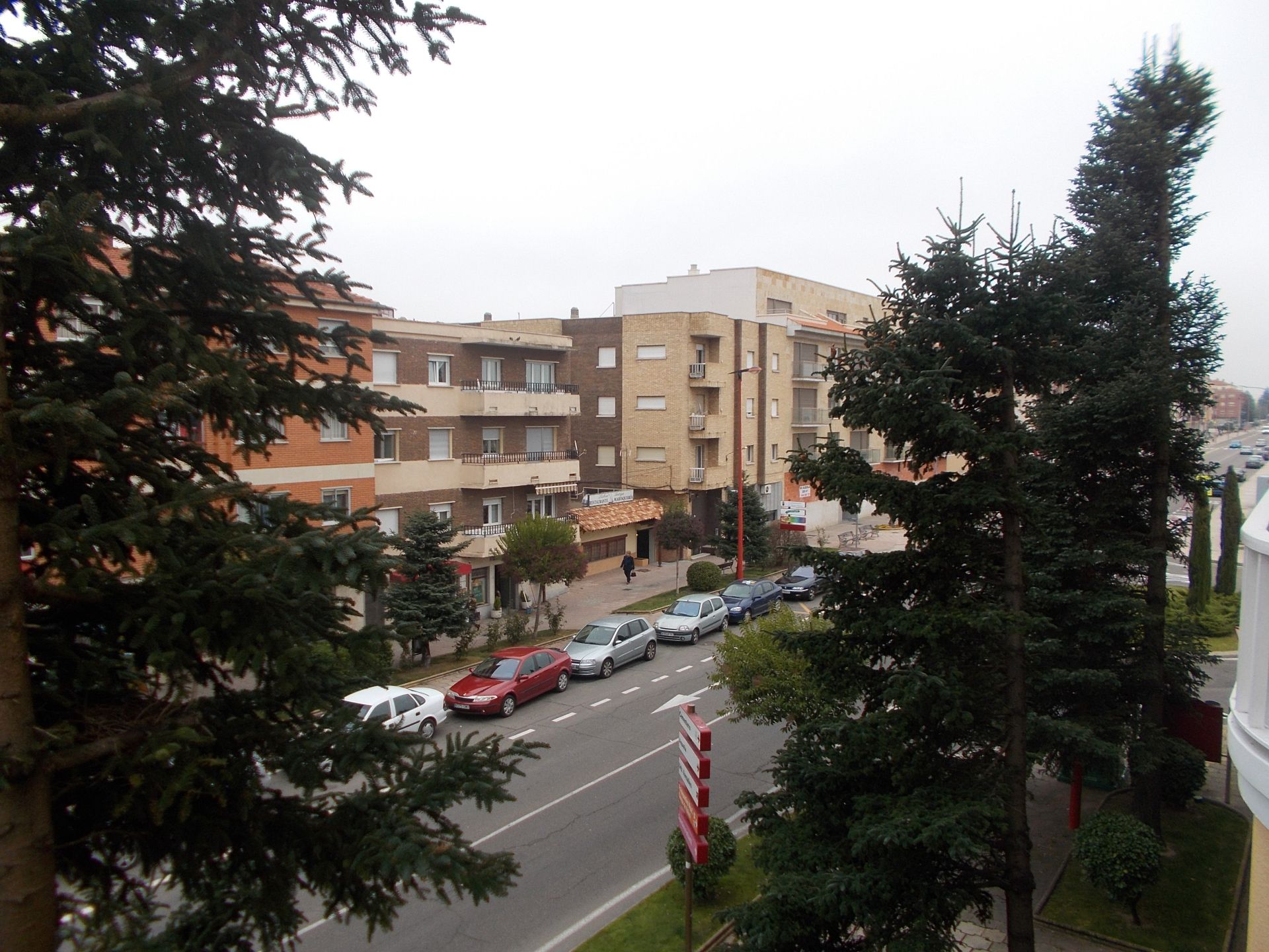 Vista exterior de Pis de lloguer en Santa Marta de Tormes amb Calefacció, Parquet i Moblat
