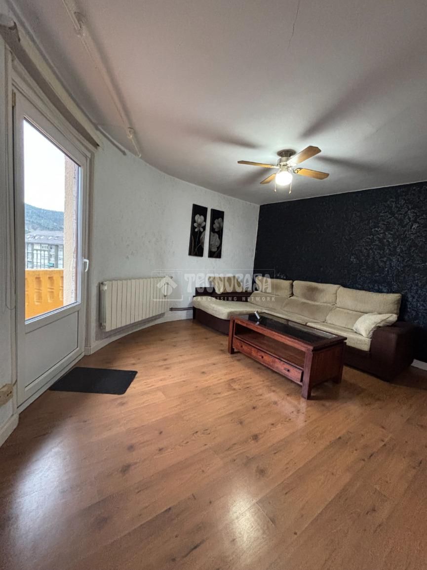 Sala de estar de Piso en venta en Santa María de Cayón con Terraza y Balcón