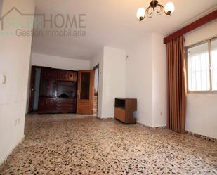 Sala d'estar de Casa o xalet en venda en Marbella