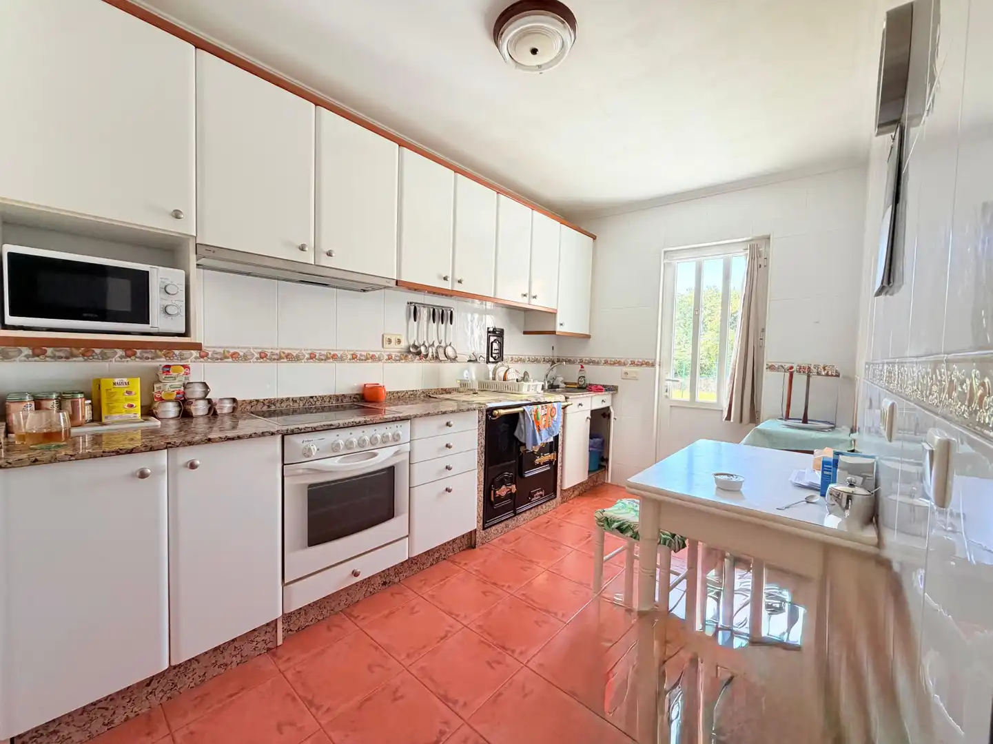 Cocina de Casa o chalet en venta en Gozón con Jardín privado, Parquet y Trastero