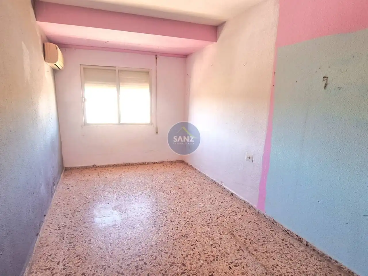 Schlafzimmer von Wohnung zum Verkauf in Chella mit Balkon