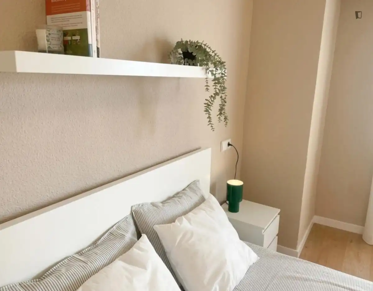 Dormitori de Apartament per a compartir en Elche / Elx amb Moblat, Forn i Rentadora