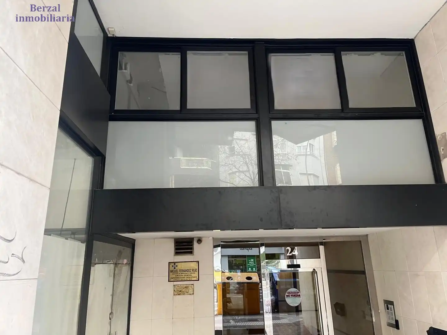Office space with lift to rent in Centro