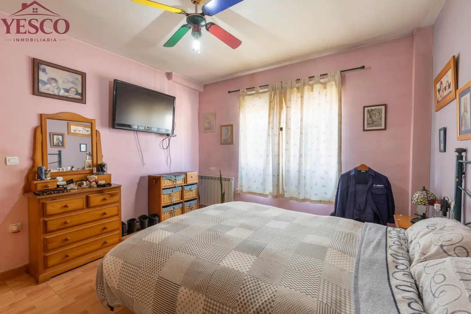 Habitación de Casa adosada en venta en Güevéjar con Calefacción, Terraza y Balcón