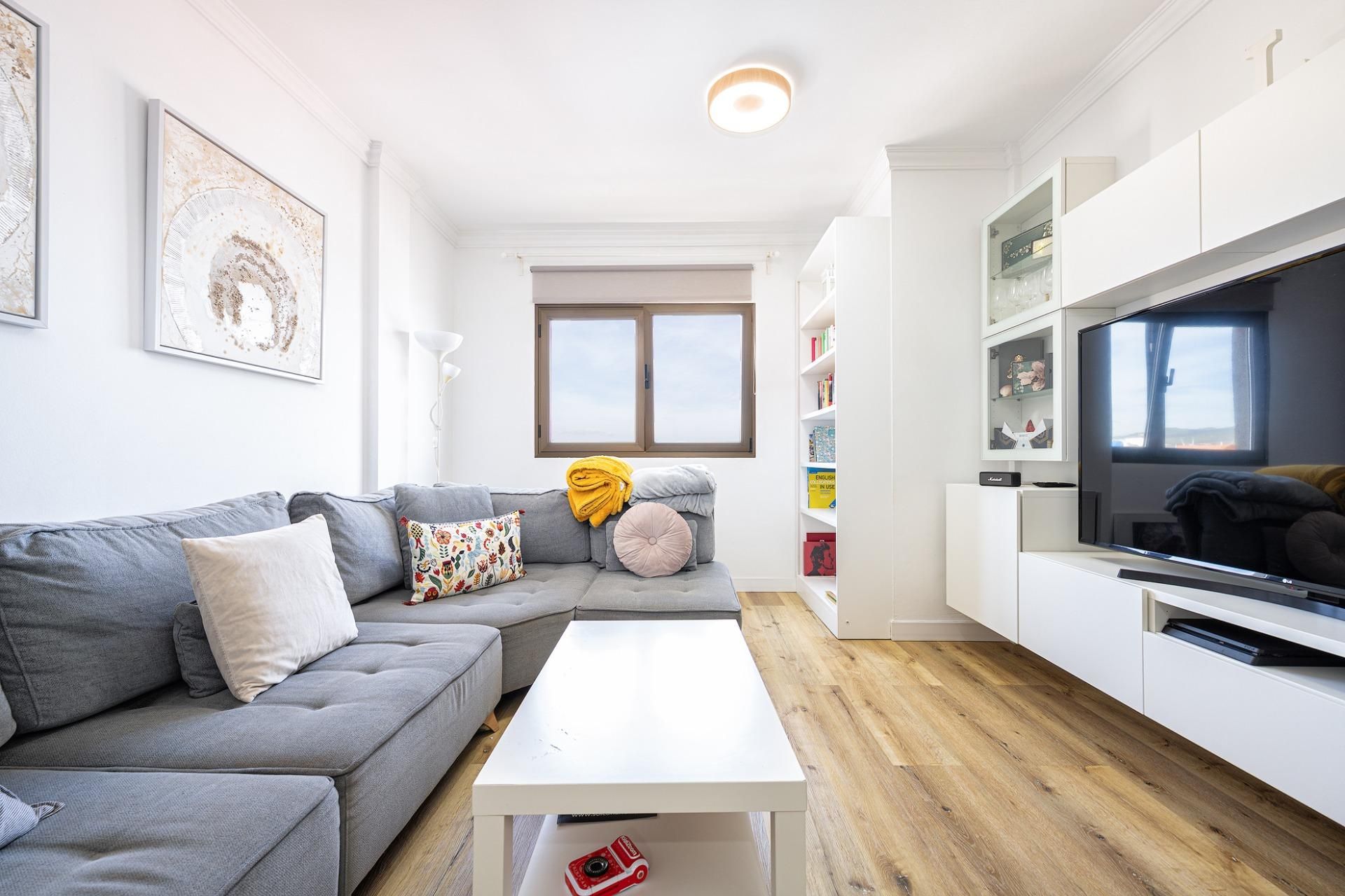 Living room of Flat for sale in Santa Lucía de Tirajana  with Air Conditioner, Storage room and Furnished