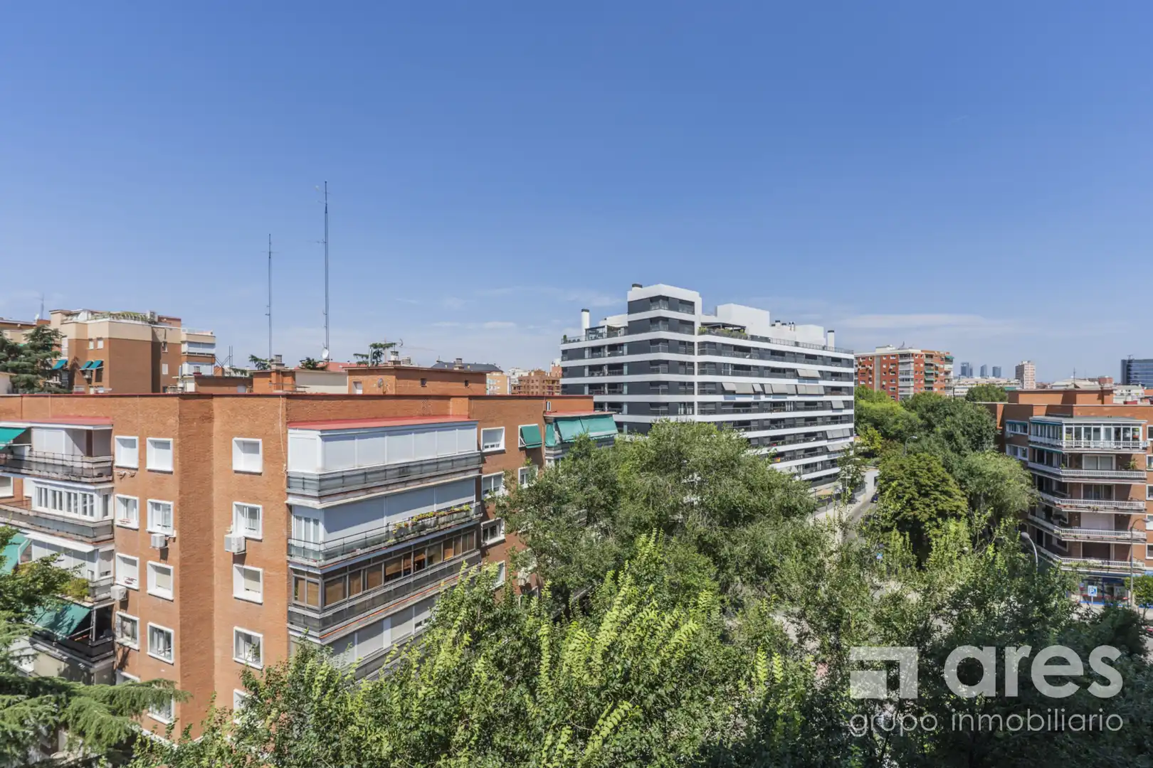 Appartamento con ascensore in vendita a Calle de Biarritz, imagen 27