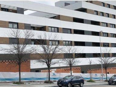 Garaje en Alquiler en Calle de Josefina Aldecoa, 13 en Valdebebas - Valdefuentes