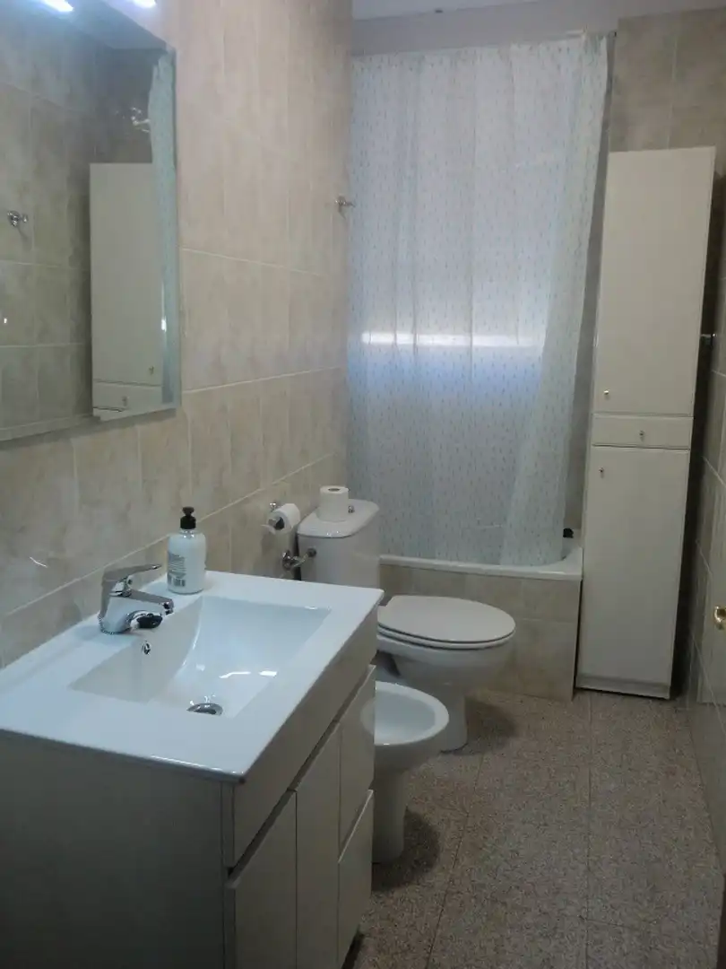 Bathroom of Flat for share in Alcoy / Alcoi  with Air Conditioner and Balcony