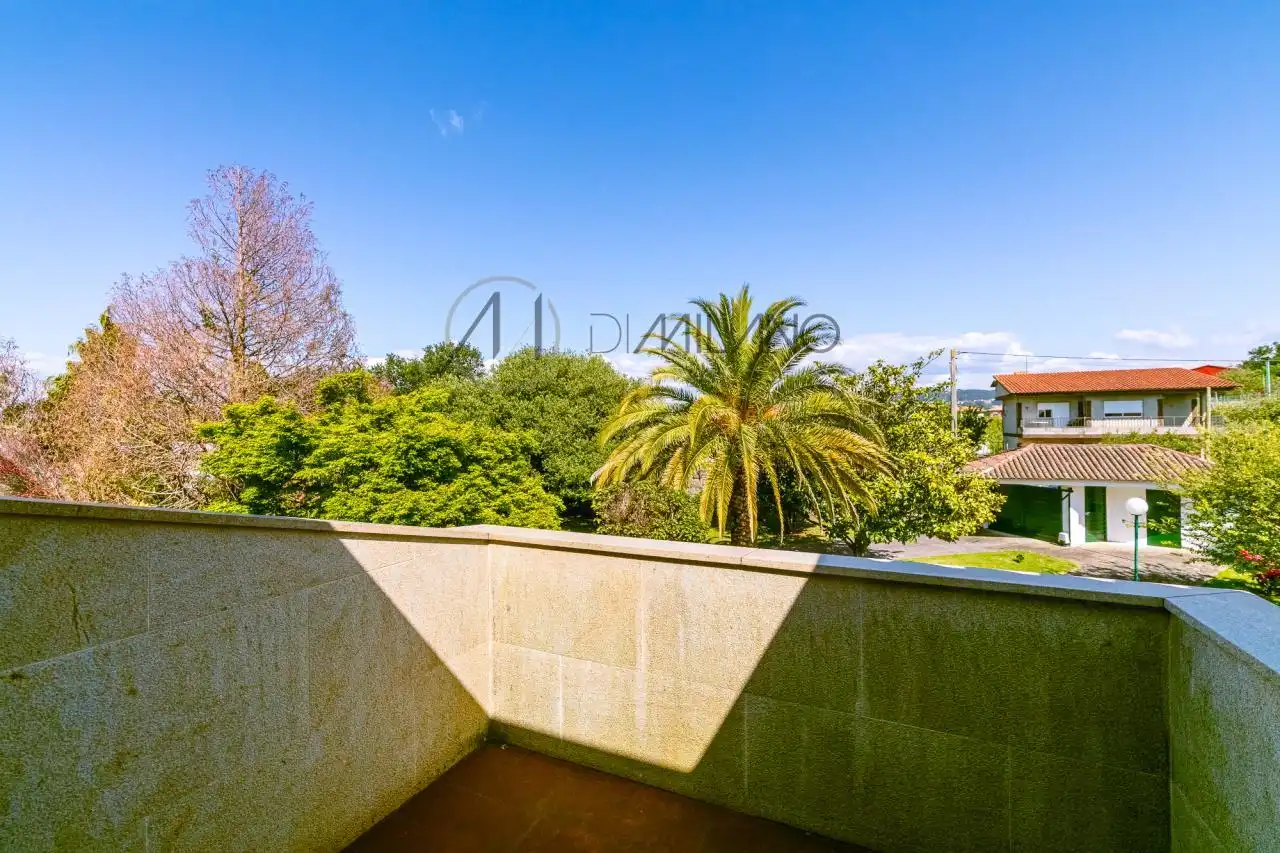 Jardín de Casa o chalet en venta en Vigo  con Calefacción, Jardín privado y Parquet