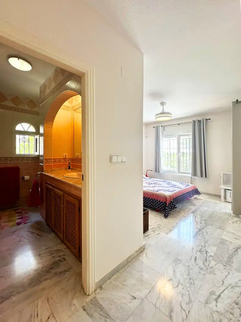 Habitación de Casa adosada en venta en Orihuela con Aire acondicionado, Terraza y Trastero