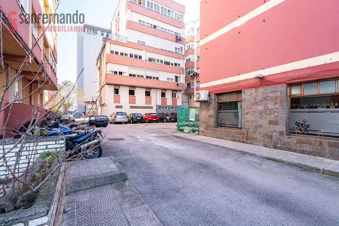 Vista exterior de Pis en venda en Santander