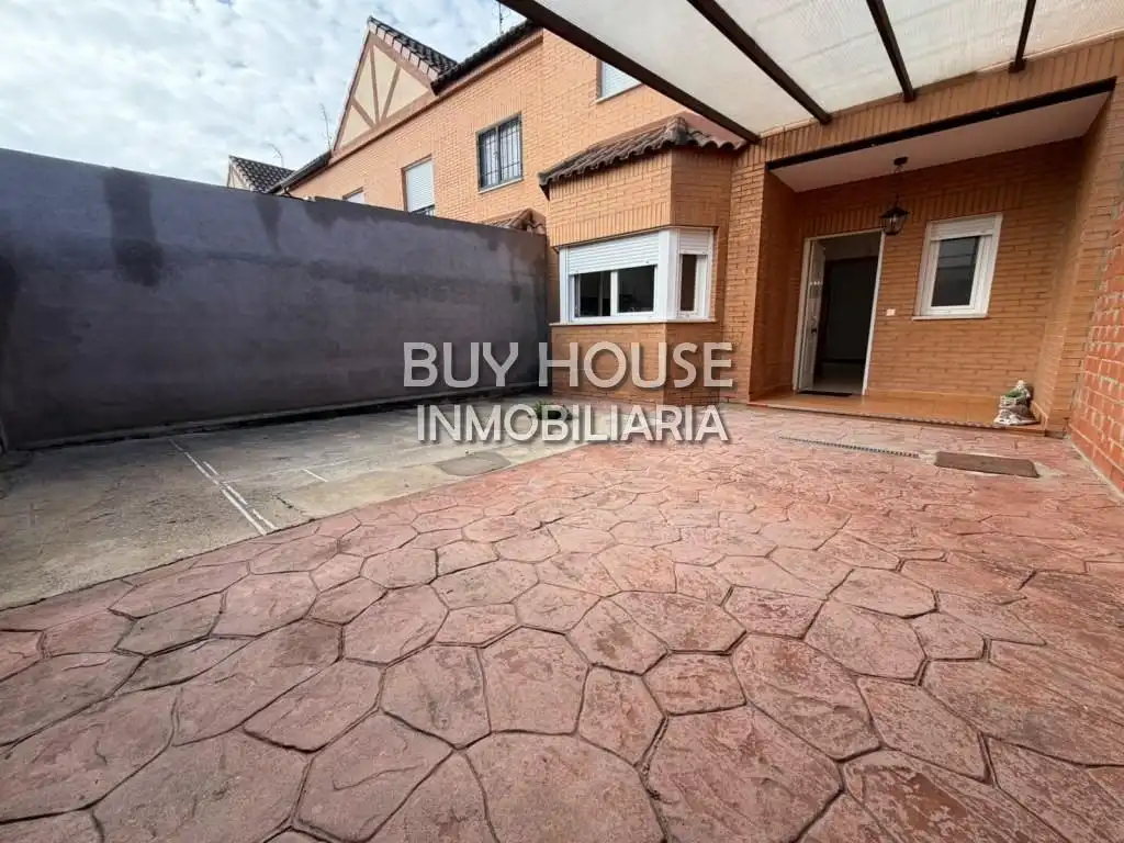 Terraced house with garden for sale in Cobeja, imagen 5