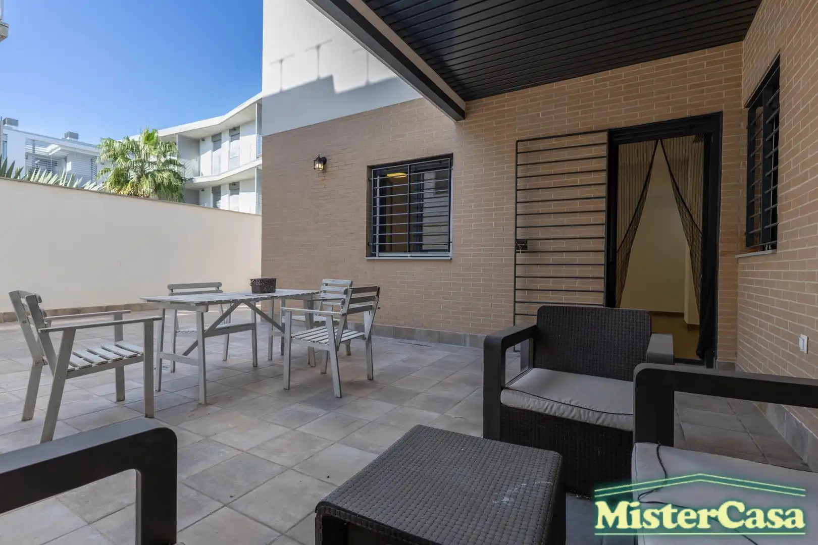 Flat with pool for sale in Zona Carrefour