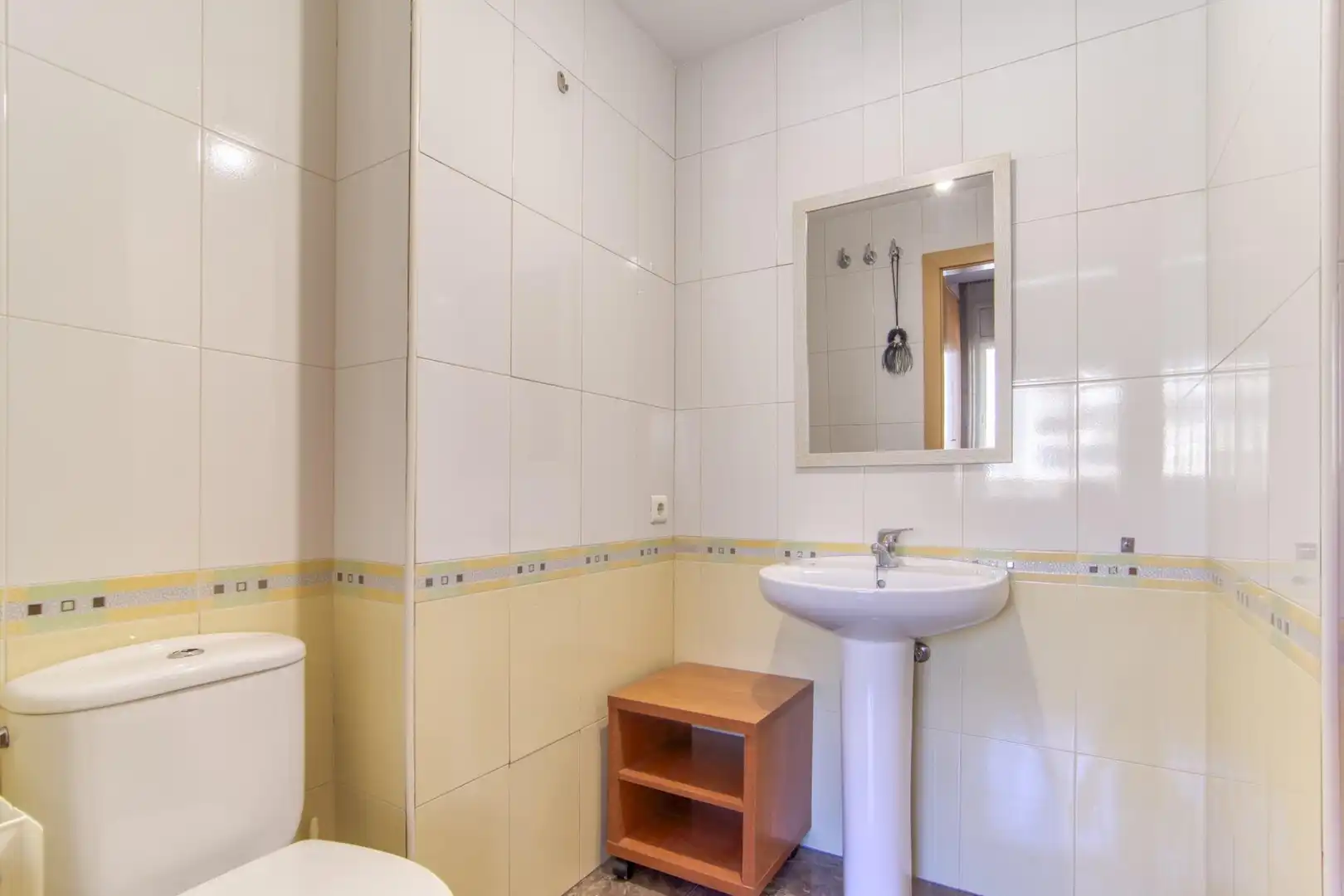 Baño de Casa adosada en venta en Figueres con Calefacción, Jardín privado y Balcón