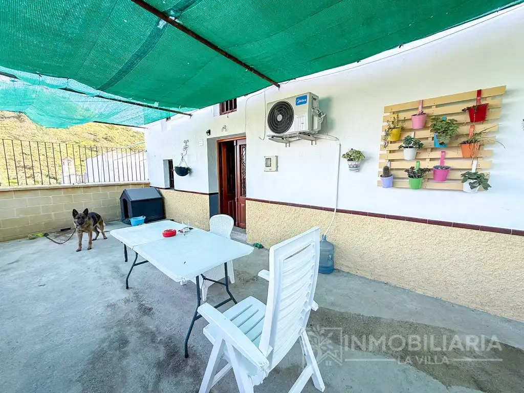 Casa rústica en venda a DS POLIGONO 2