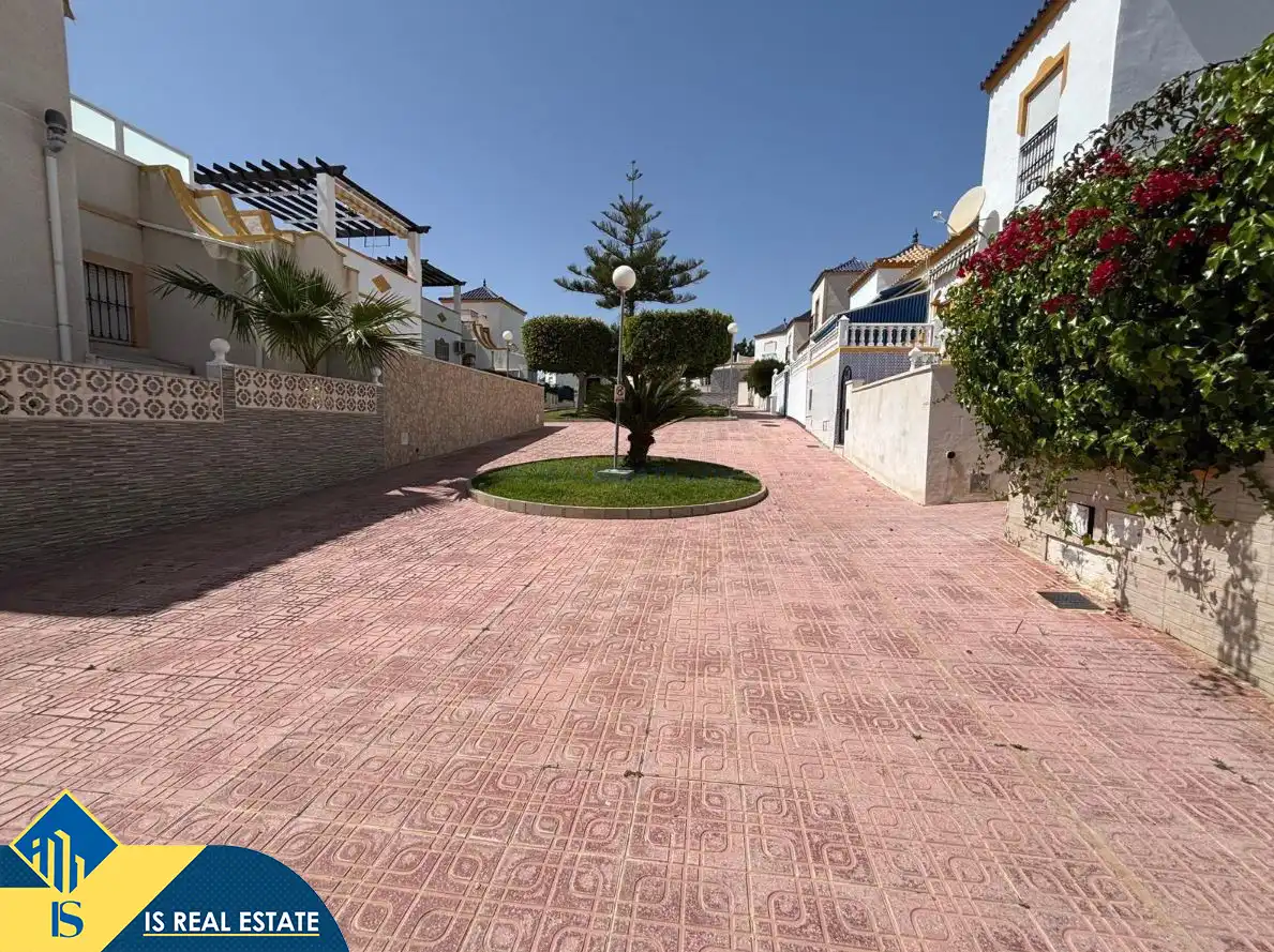 Casa con piscina en venta en Los Balcones - Los Altos, imagen 35