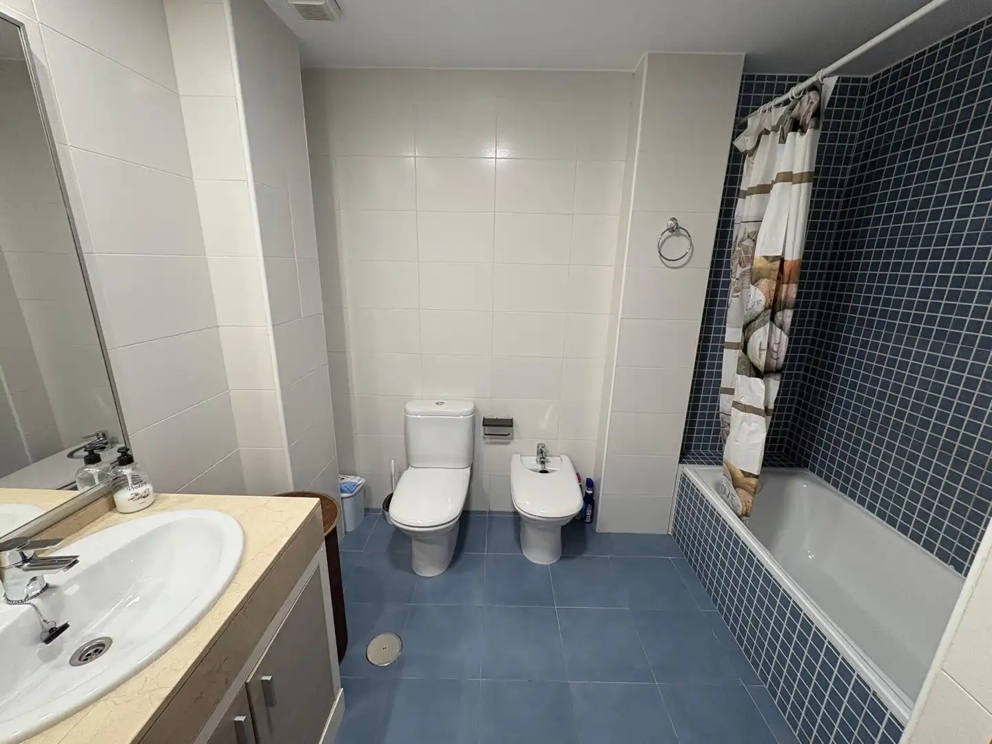 Bathroom of Flat for rent in Las Gabias  with Furnished and Balcony