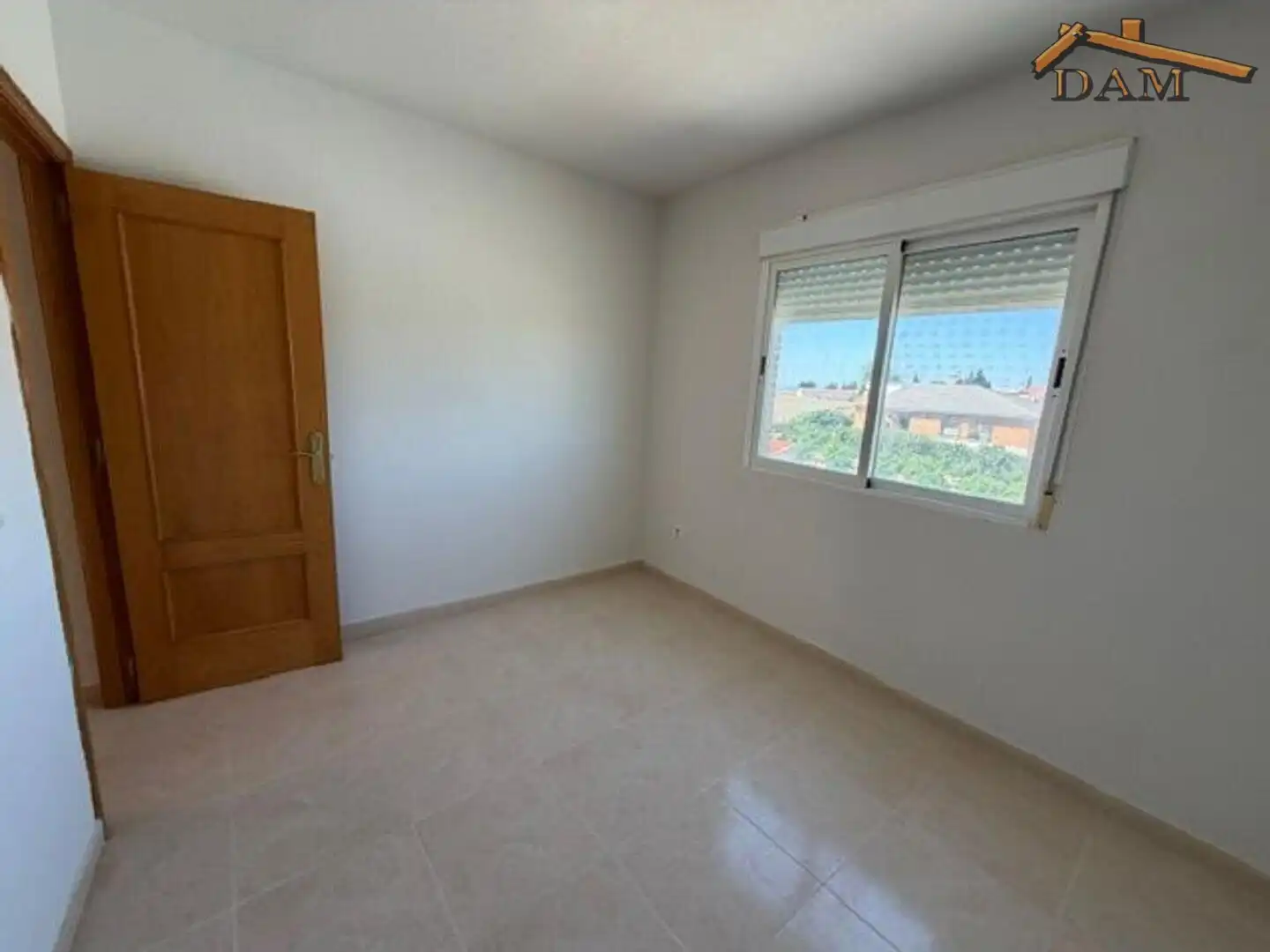 Habitación de Casa adosada en venta en Carmena