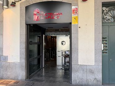 Business premises for transfer in Plaça de la Independència