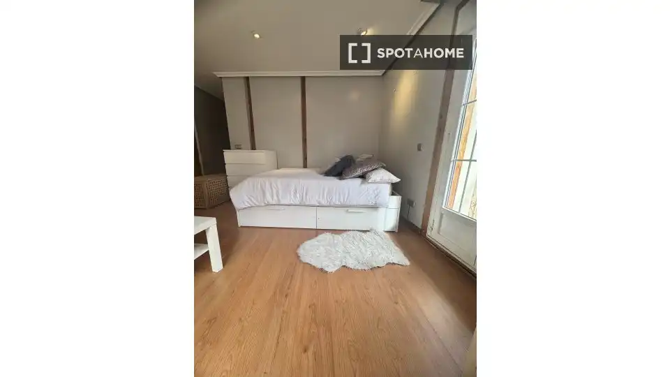 Appartamento con terrazza in affitto a Centro, imagen 3