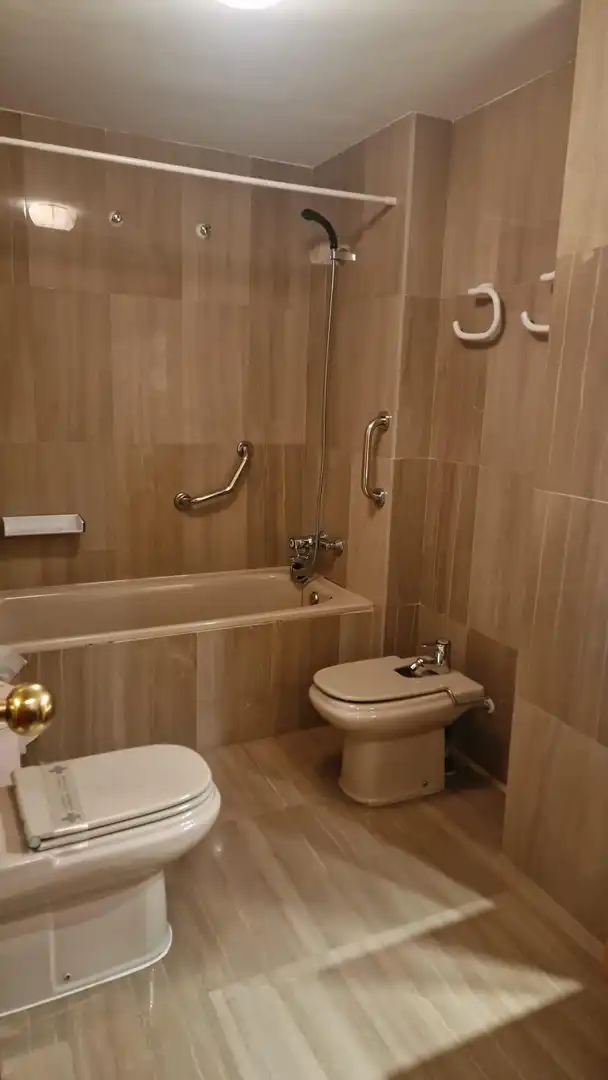 Baño de Apartamento de alquiler en Tossa de Mar con Aire acondicionado, Jardín privado y Terraza