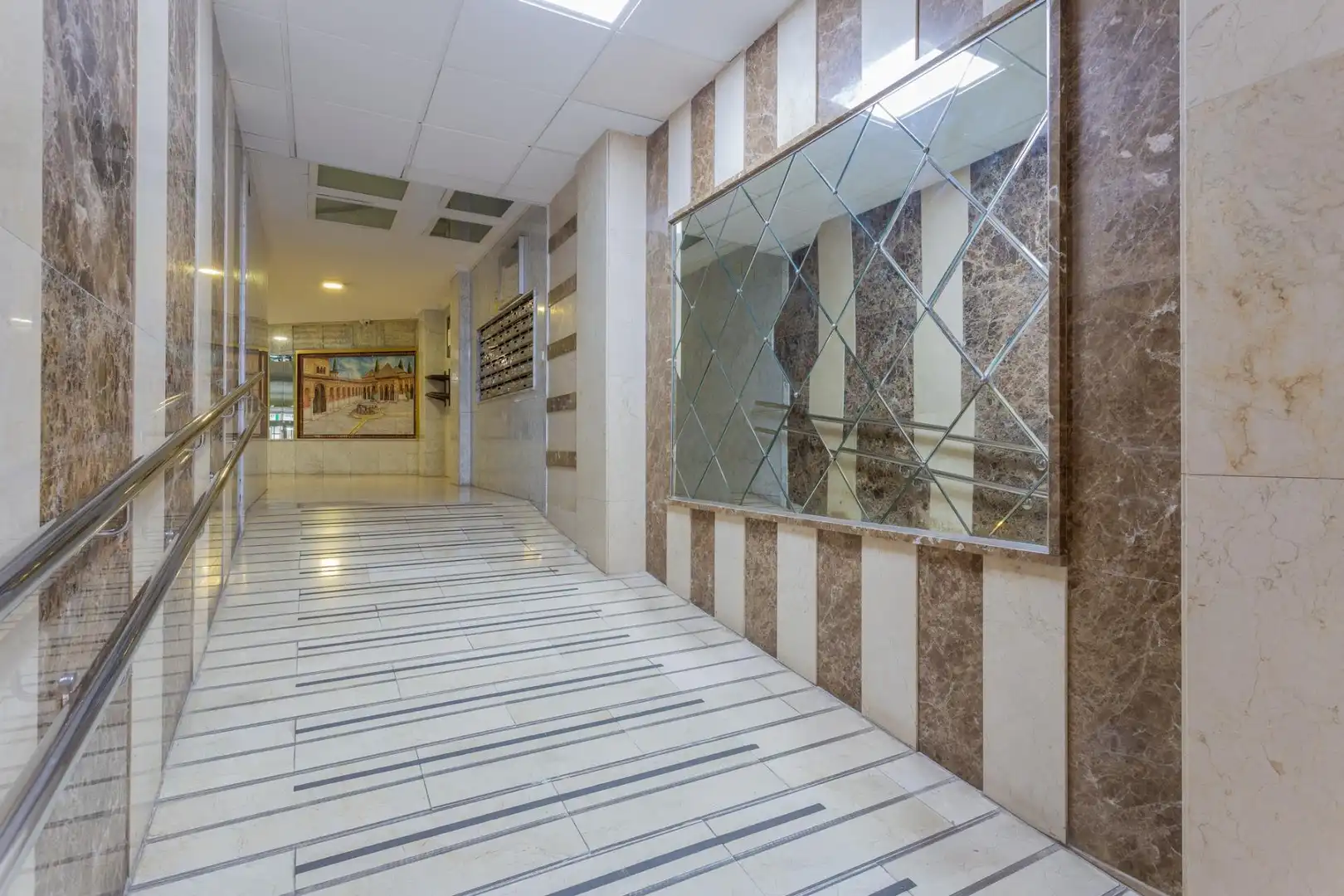 Piso en venta en  Granada Capital con Amueblado y Balcón