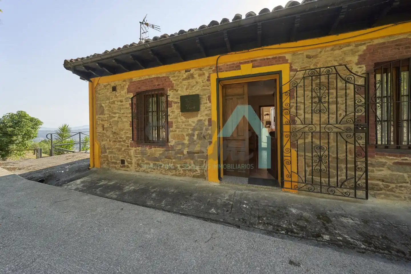 Exterior view of Houses for sale in Langreo  with Private garden and Balcony