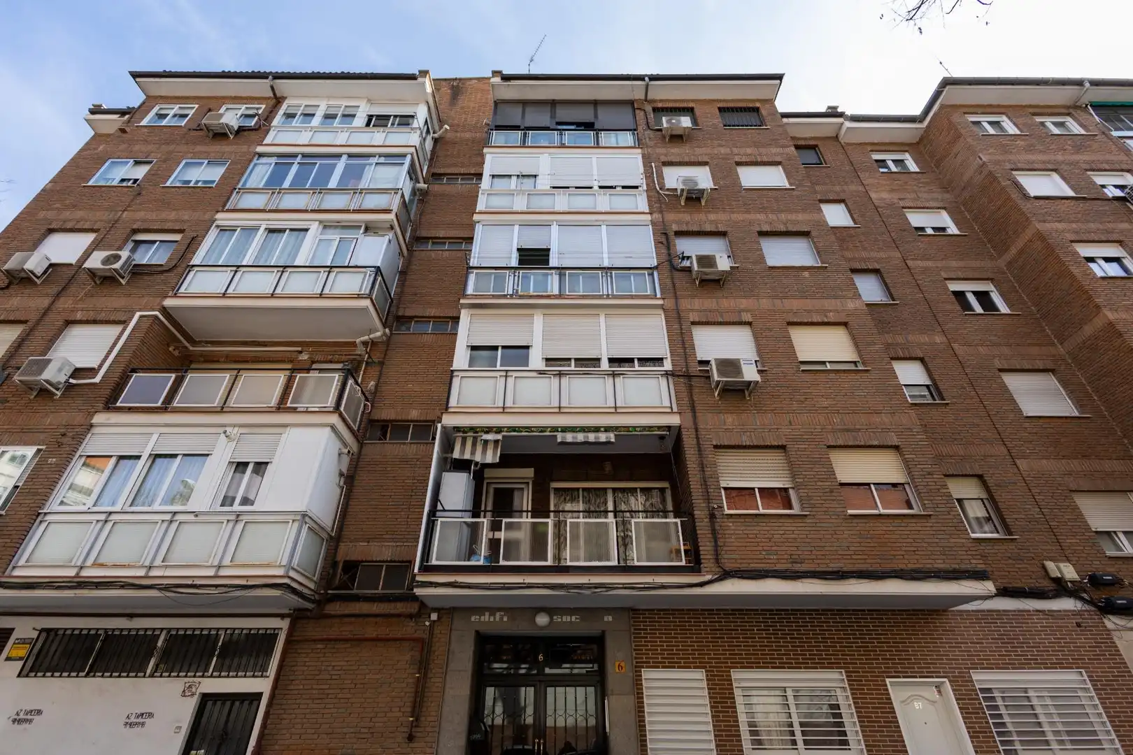 Außenansicht von Wohnungen zum Verkauf in Madrid mit Klimaanlage und Heizung