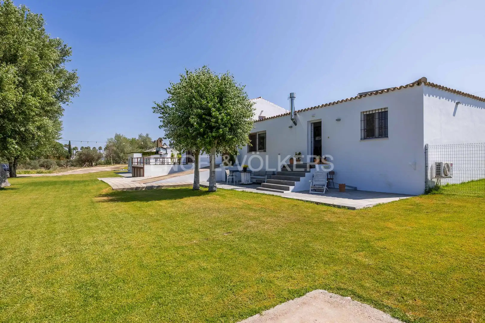 Außenansicht von Country house zum Verkauf in Espartinas mit Klimaanlage, Heizung und Privatgarten
