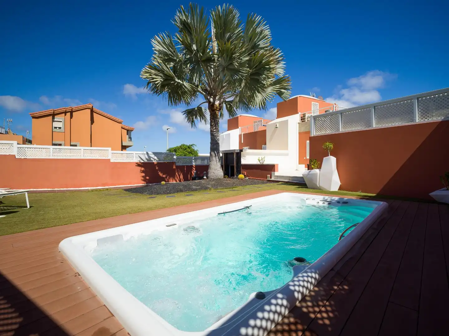 Piscina de Casa adosada en venda en Las Palmas de Gran Canaria amb Jardí privat, Terrassa i Traster