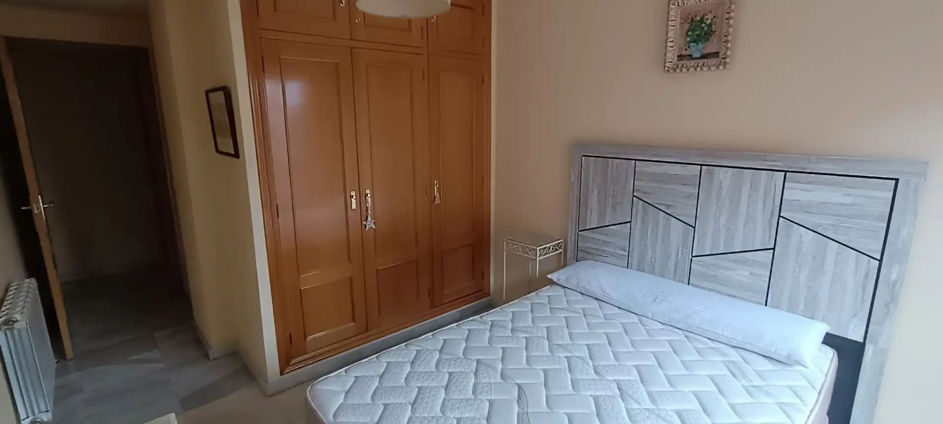 Schlafzimmer von Wohnungen zur Miete in Badajoz mit Klimaanlage, Heizung und Parkett
