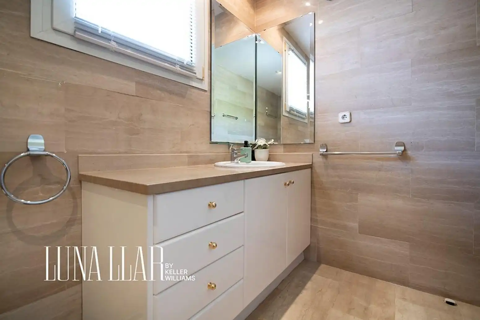 Bathroom of Attic for sale in Sitges  with Terrace