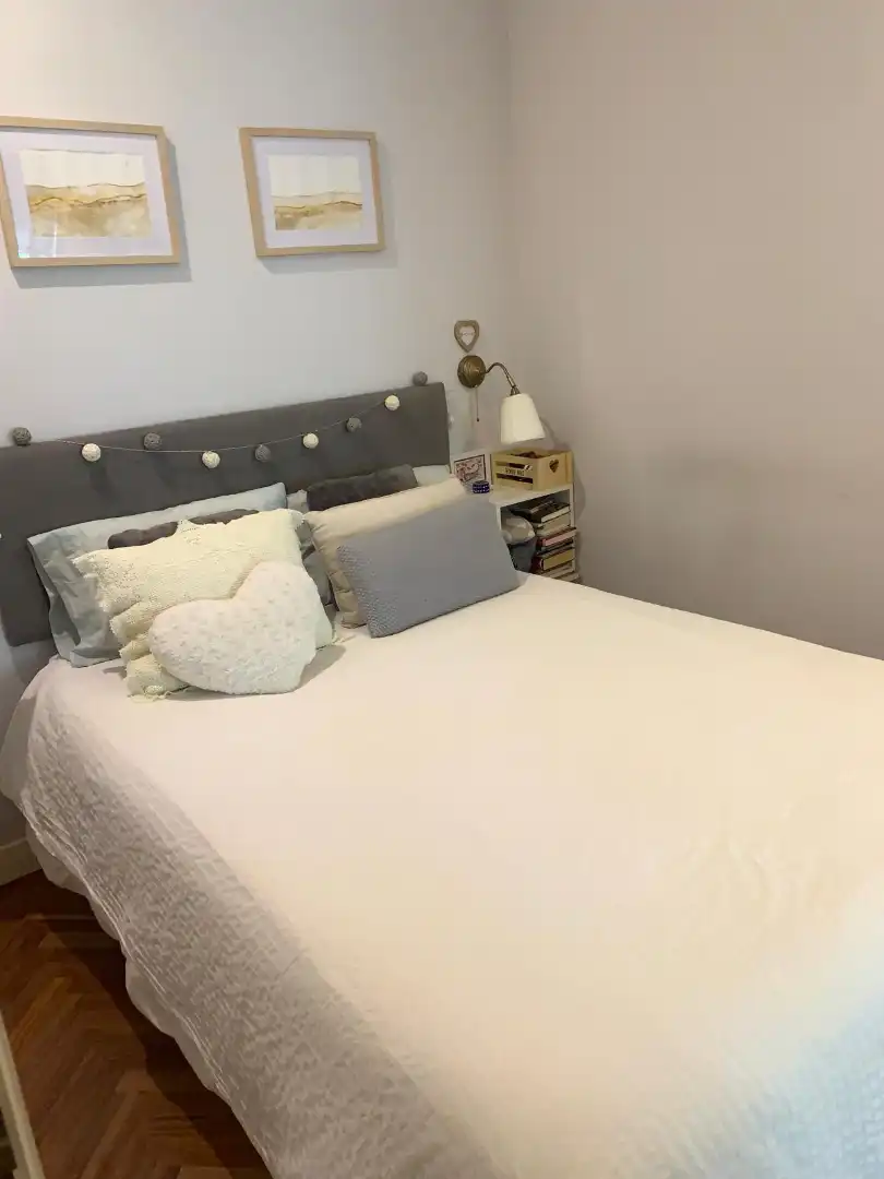Dormitori de Pis de lloguer en Avilés amb Calefacció, Parquet i Moblat