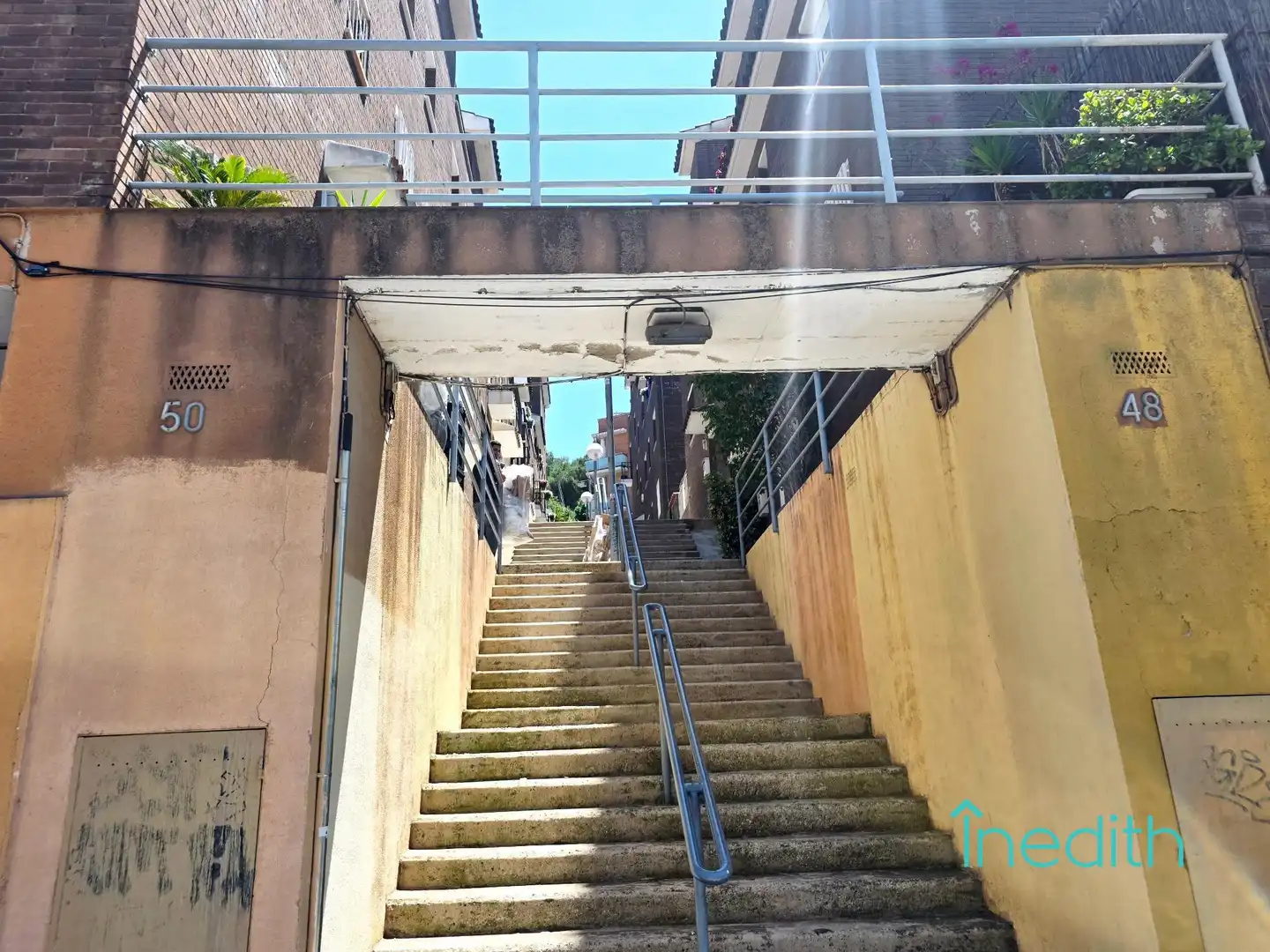 Vista exterior de Casa o xalet en venda en Barcelona amb Aire condicionat, Calefacció i Terrassa