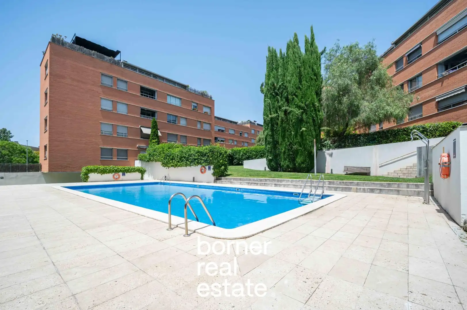 Vista exterior de Piso en venta en Sant Cugat del Vallès con Aire acondicionado, Calefacción y Jardín privado