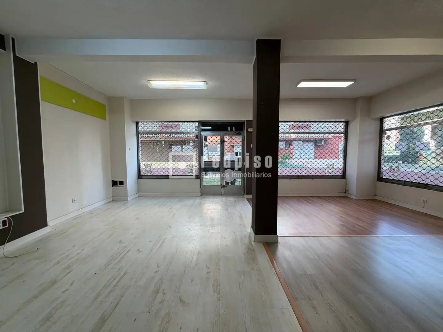 Commercial properties for sale in Madrid  with Air Conditioner and Terrace