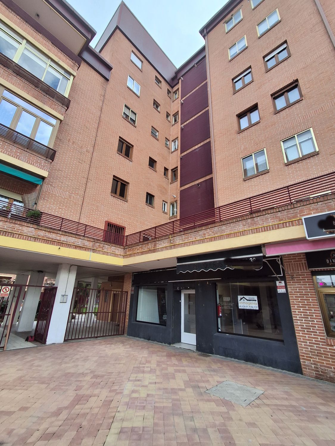 Vista exterior de Local en venta en Colmenar Viejo