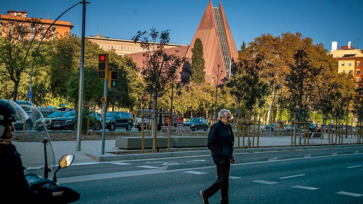 Exterior view of Attic for sale in  Barcelona Capital  with Air Conditioner, Heating and Terrace