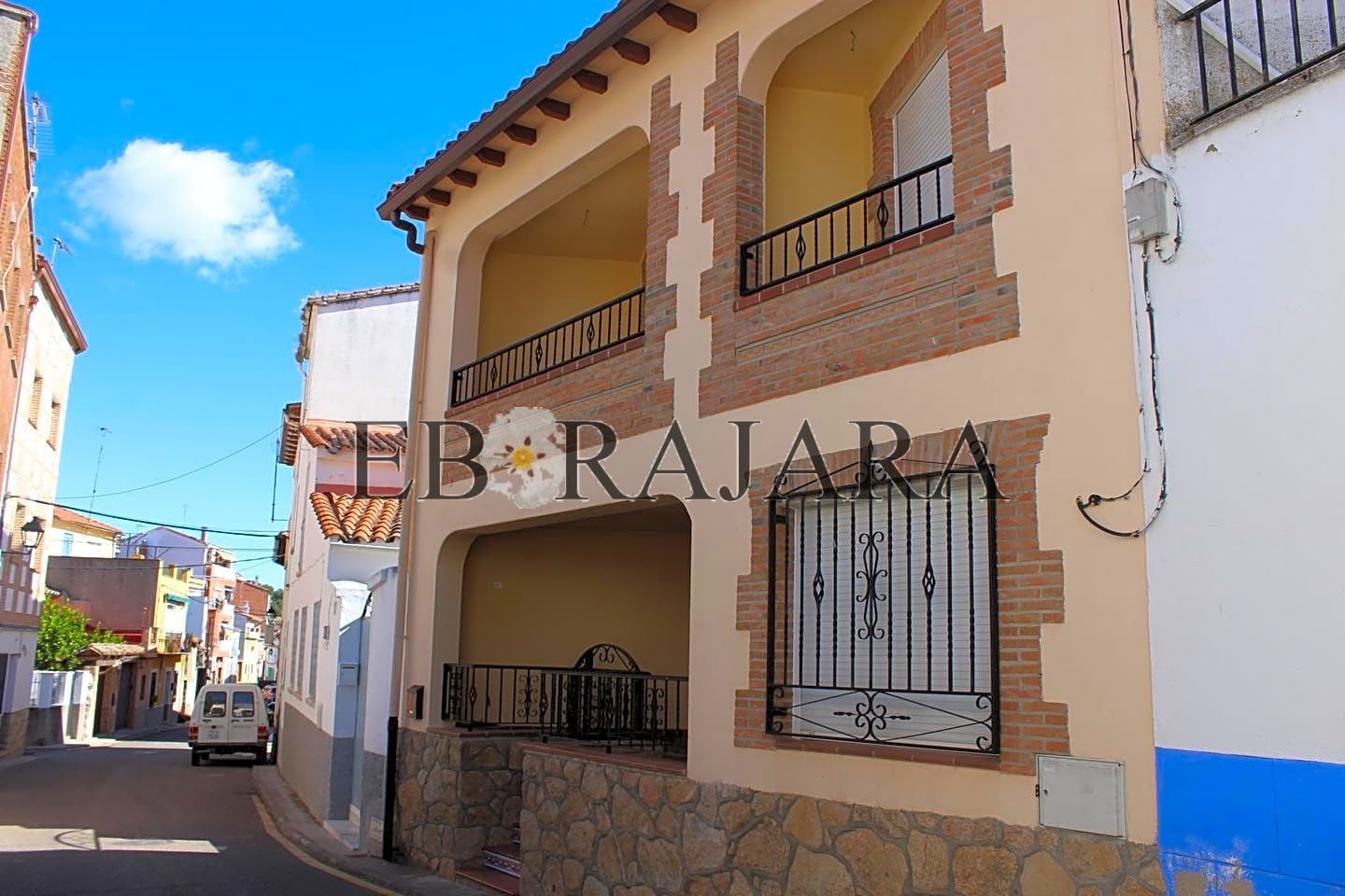Exterior view of House or chalet for sale in Navalcán  with Heating, Terrace and Balcony