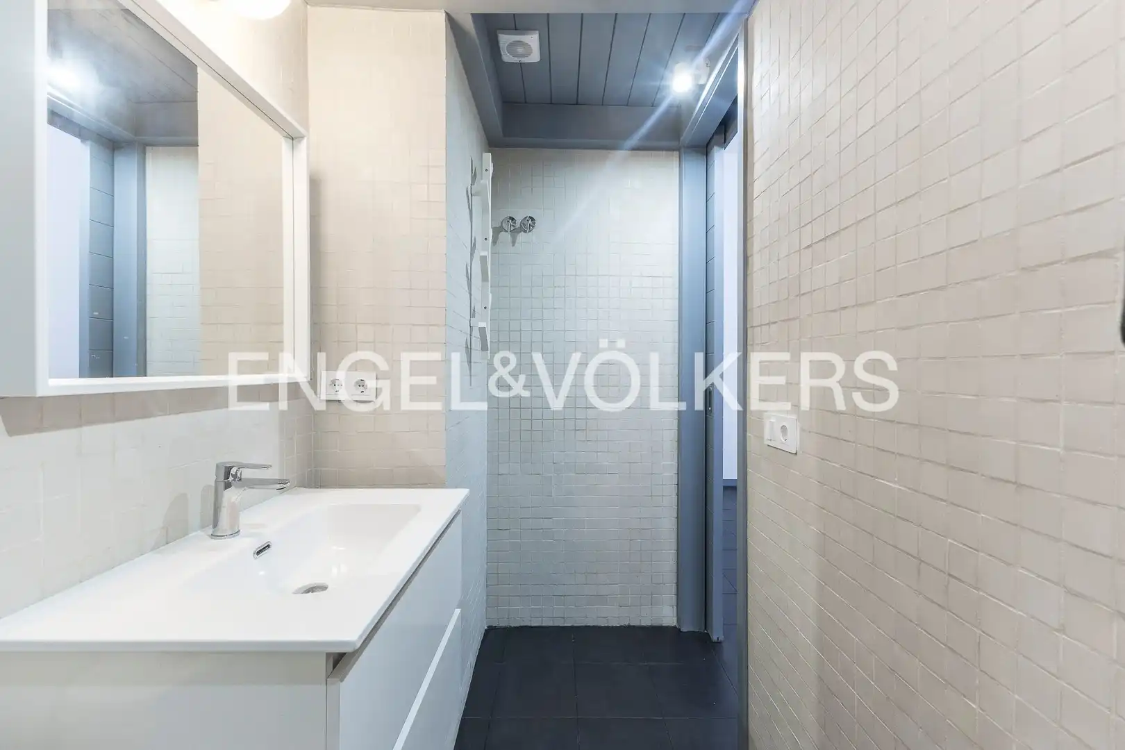 Bathroom of Flat for sale in Barcelona  with Heating