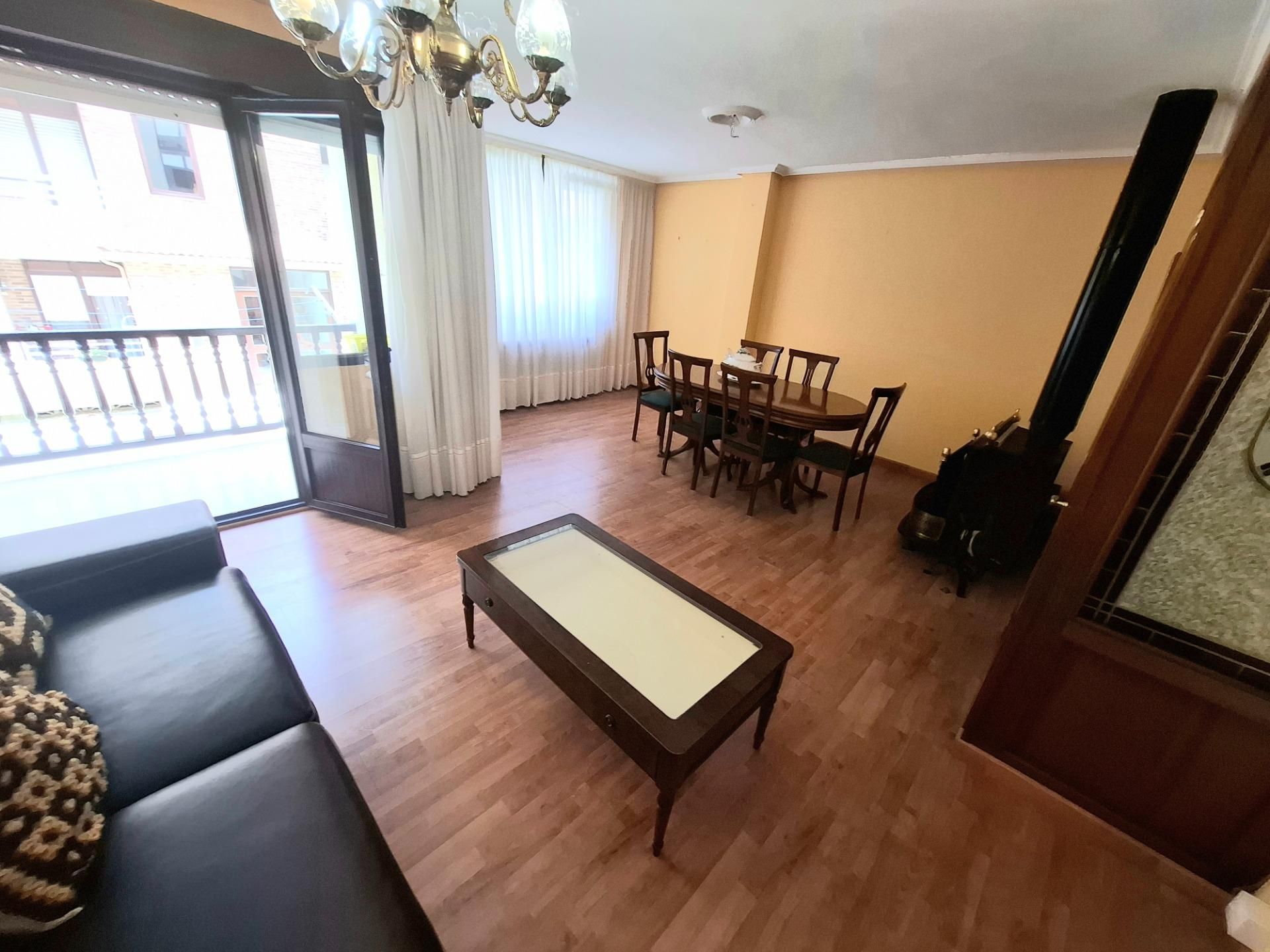 Sala d'estar de Dúplex en venda en Bárcena de Cicero amb Calefacció, Terrassa i Traster