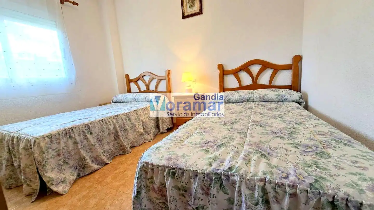 Habitación de Apartamento de alquiler en Gandia con Aire acondicionado, Calefacción y Piscina comunitaria
