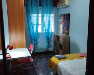 Bedroom of Flat to share in  Jaén Capital  with Air Conditioner, Heating and Terrace