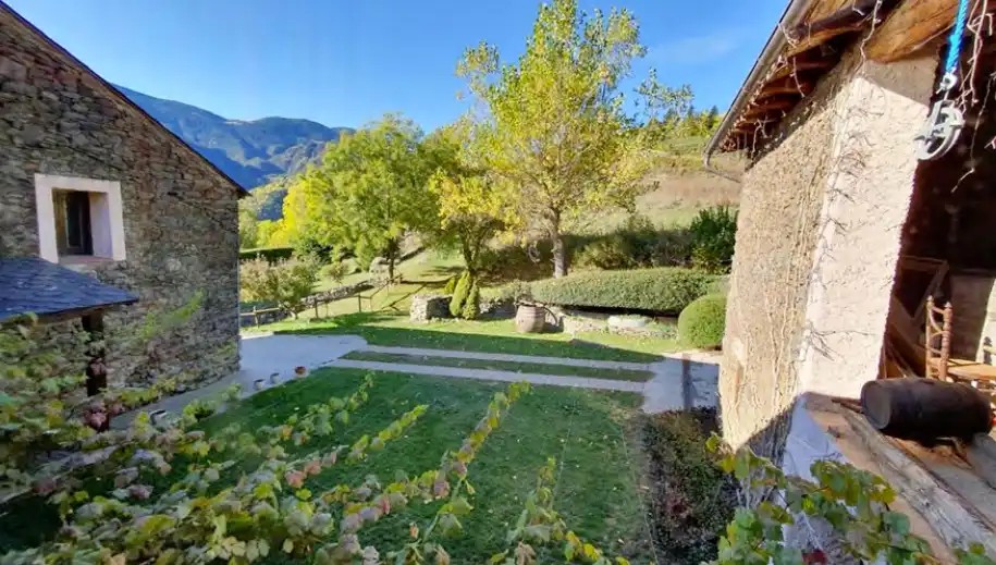 Casa rústica con piscina en venta en Planoles, imagen 10