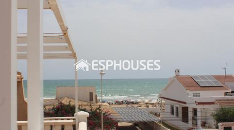 Foto 2 de Casa o xalet en venda a Guardamar Playa, Alicante